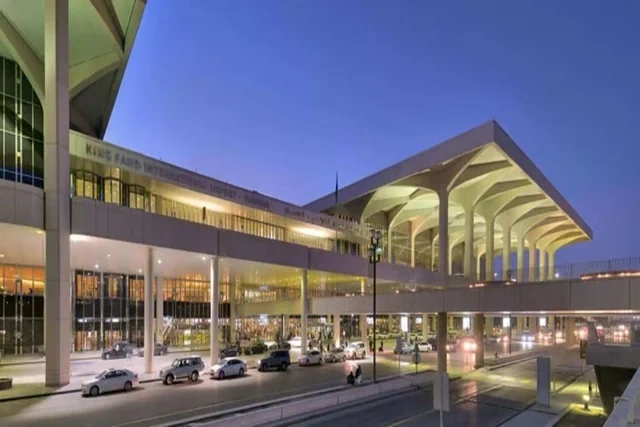 Səudiyyə Ərəbistanında üç aeroportun fəaliyyəti dayandırıldı