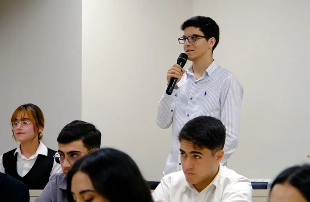 Əlaqələndirmə Qərargahının İşçi Qrupunun üzvləri Qarabağ Universitetində tələbələrlə görüş keçirib - Foto