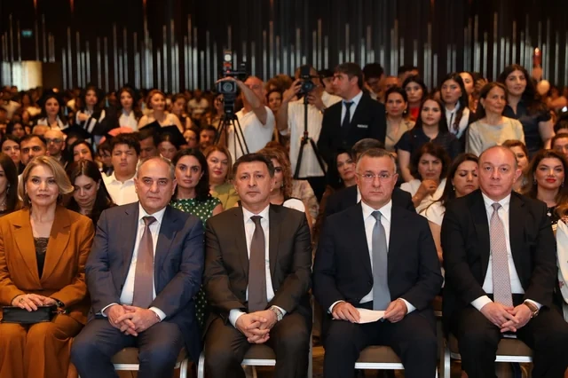 Azərbaycan Tibb Universitetində "Məzun Günü" təntənə ilə qeyd olunub - FOTO