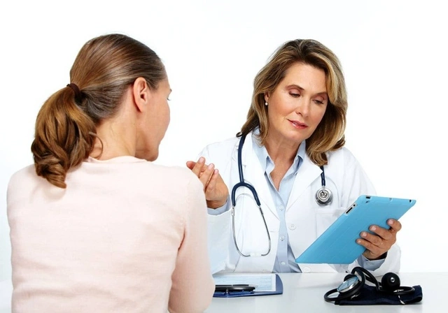 Sosial şəbəkələrdə etiraz dalğası: Klinikalarda nələr baş verir?