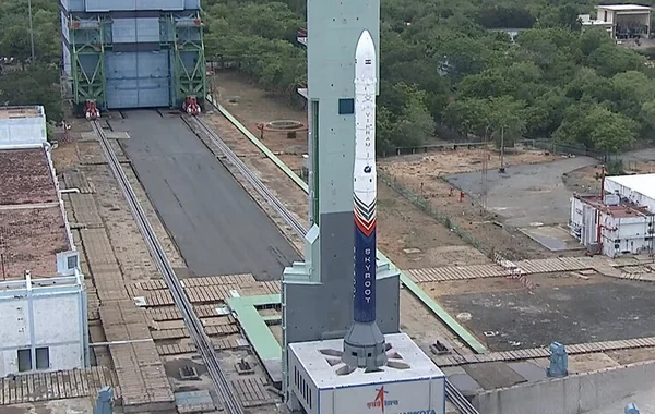 Hindistan ilk özəl orbital raketini uğurla kosmosa buraxıb - VİDEO