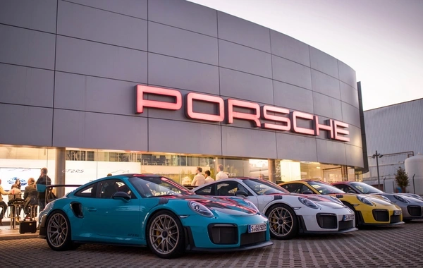 KİV: "Porsche"nin satışları kəskin azalıb