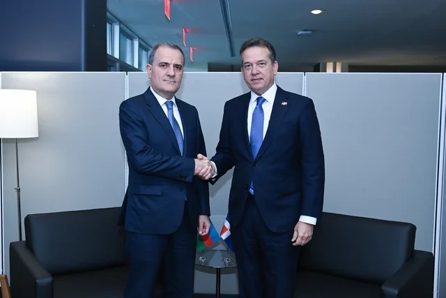 Azərbaycan və Dominikan arasında viza rejimi ləğv olundu - FOTO