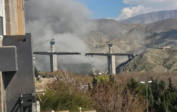 İsrail Zəncanda dəmir yolu körpüsünü partlatdı - VİDEO