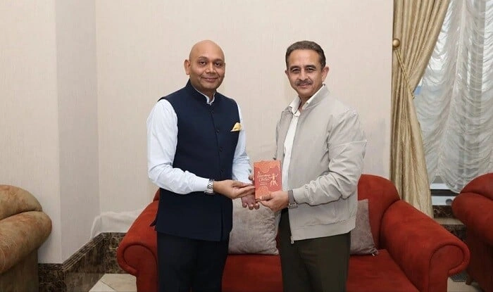 Hindistanın XİN rəhbəri Azərbaycana gəldi