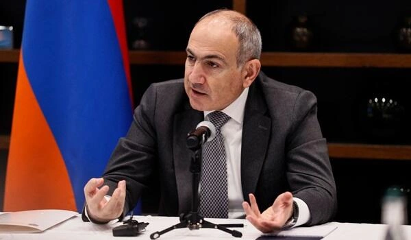 Aİİ və AB-yə eyni vaxtda üzvlük mümkün deyil - Paşinyan