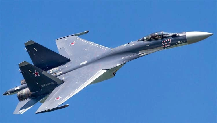 Rusiyada iki Su-35 qırıcısı havada toqquşdu