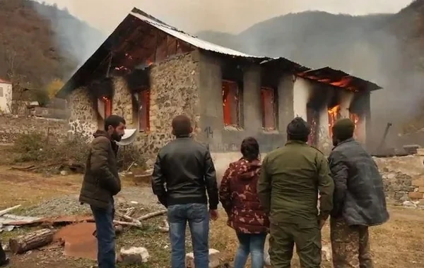 İrəvandan yüksələn "irs" riyakarlığı: Utanmasan, oynamağa nə var ki...