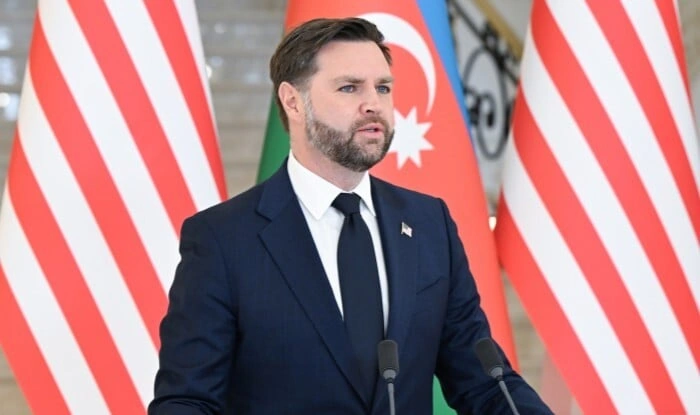 Vens və xanımı Şəhidlər xiyabanını ziyarət etdi