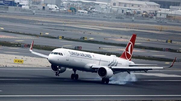 Türkiyədə təyyarə havaya qalxarkən antenə dəydi