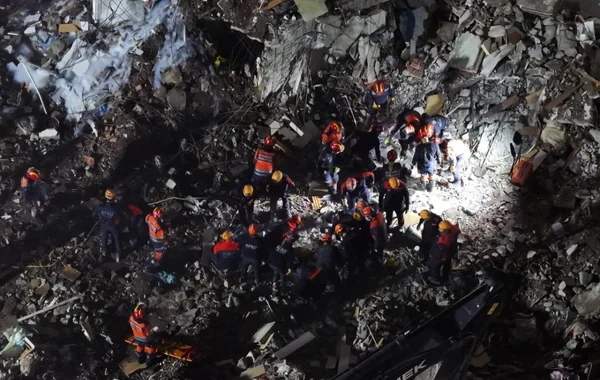 İstanbulda binanın çökməsi nəticəsində ölənlərin sayı artdı