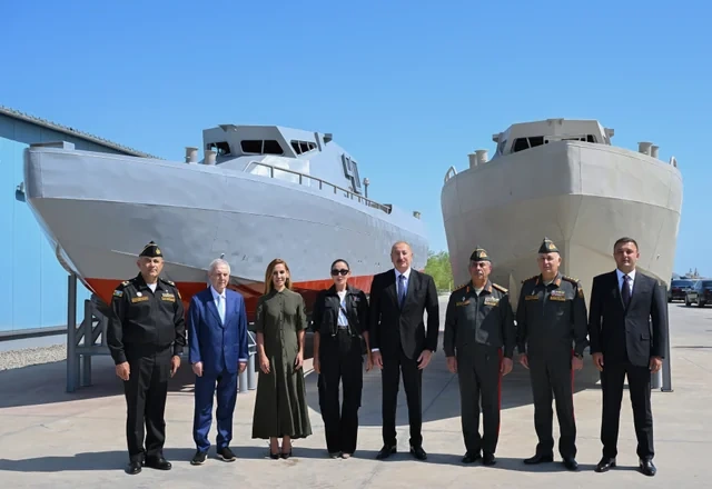 Prezident İlham Əliyev Hərbi Dəniz Qüvvələrində olub - FOTO