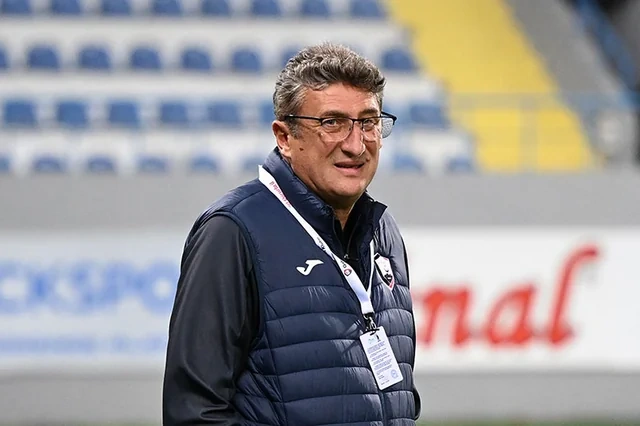 Premyer Liqada mövsümün ilk məşqçi ayrılığı rəsmiləşdi - FOTO