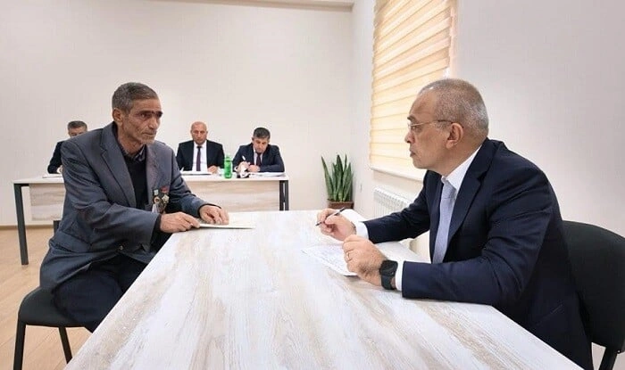 Zaur Mikayılov Cəbrayılda sakinlərlə görüşdü