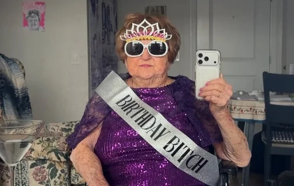 96 yaşlı amerikalı qadın "TikTok" ulduzu oldu: Ayda 10 min dollardan çox qazanır - Video