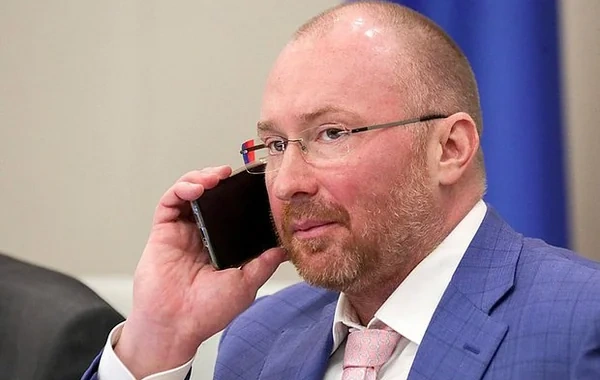 Jirinovskinin oğlu atasının lüks evlərini satışa çıxarıb