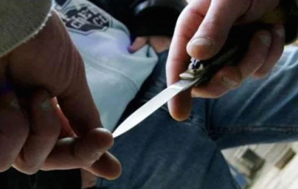 Ağstafada mağaza sahibi müştərini ürəyindən bıçaqladı