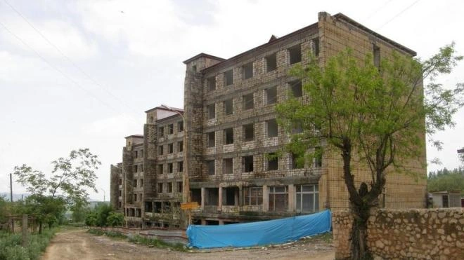 Şuşadakı üç qeyri-yaşayış binası ilə bağlı qərar verildi