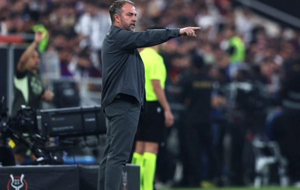 Hans Flik gənc futbolçunun komanda ilə məşq etməsinə qadağa qoyub