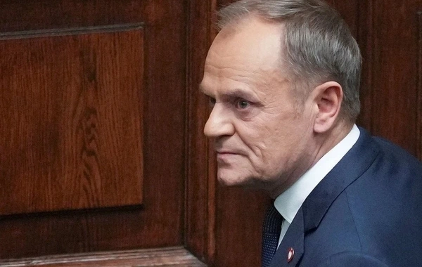 Polşada baş nazirin Yeni il çıxışı qalmaqal yaratdı
