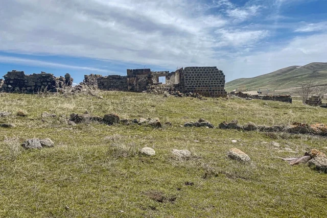 Qərbi Azərbaycanın yaddaş yerləri: Daşkörpüdən silinən izlər - Foto/Video