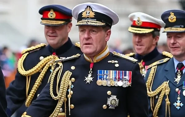 Tabeliyindəki qadınla eşq macərası yaşayan admiral rütbəsini və cəngavər titulunu itirdi