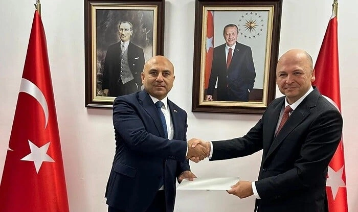Rəşad Aslanov etimadnaməsini Türkiyə XİN-ə təqdim etdi