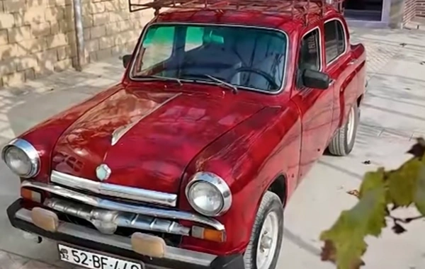 Salyanda 67 yaşlı "Moskviç" insanların marağına səbəb oldu: "İndiki məzənnə ilə təxminən 100 min dollar qiyməti var"