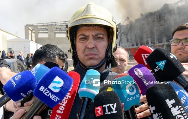 FHN polkovniki: "Hazırda yanğın baş verən anbarın daxilində söndürülmə işləri aparılır"