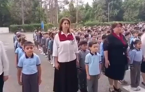 Məktəblərdə bu gün dərslər necə başladı? - Video