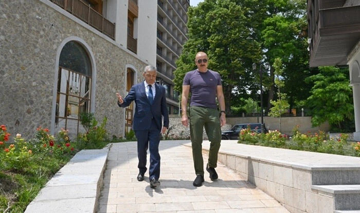Prezident Şuşada Qarabağ küçəsində... - Foto
