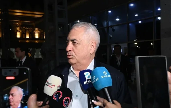 ADY-nin sabiq sədri Bakı-Tbilisi-Bakı qatarının ilk sərnişini oldu