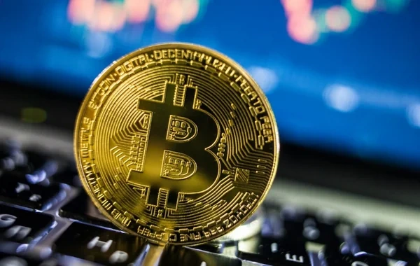 "Bitcoin"in dəyəri 10 min dollaradək azala bilər? - Ekspert xəbərdarlıq etdi