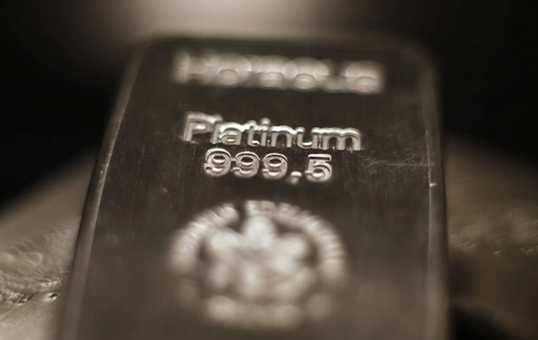 Platinin qiyməti ilk dəfə 2800 dollar həddini keçdi