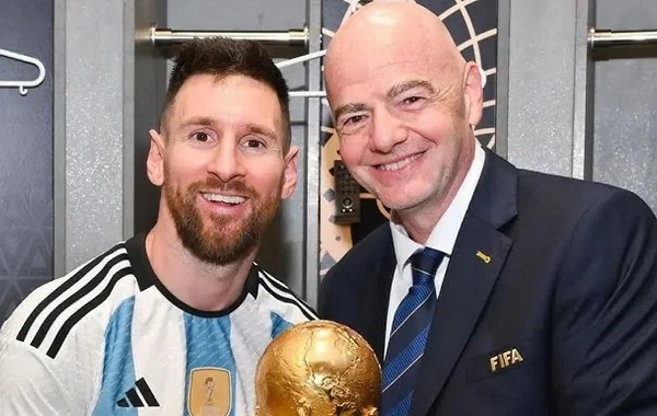 FIFA prezidentindən Messiyə mesaj: "Sən qeyri-mümkünü mümkün edirsən"