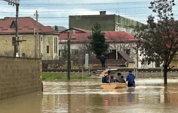 Dağıstanda bir neçə nəfəri sel aparıb