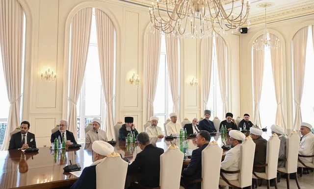 İlham Əliyev Bakıda keçirilən beynəlxalq konfransların iştirakçılarını qəbul edib - FOTO
