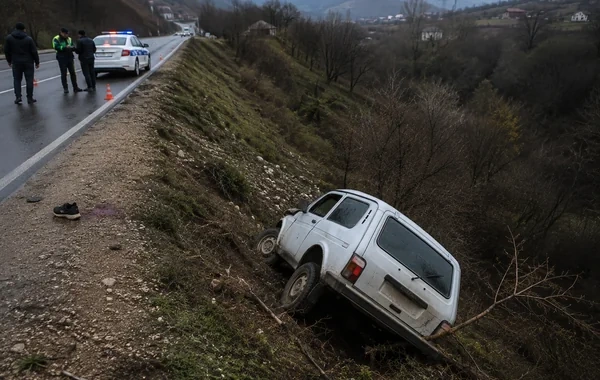 Göygöldə piyadanı vuran "Niva" dərəyə yuvarlandı: Yaralılar var