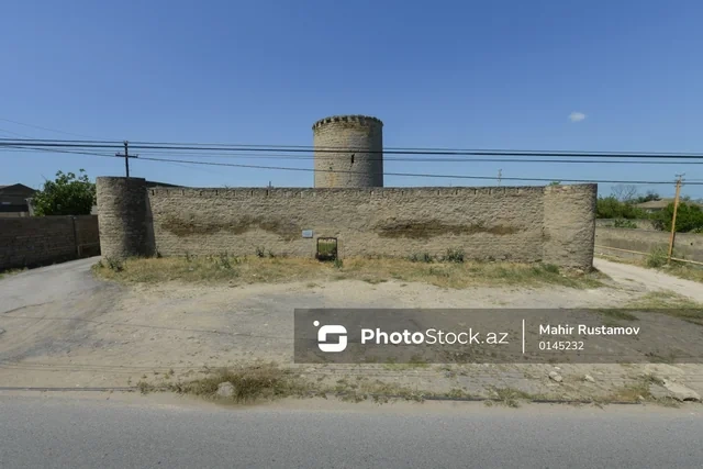 Şirvanşahların yay iqamətgahına aparan yeraltı yol - Əzəmətli Nardaran qəsrindən FOTOREPORTAJ