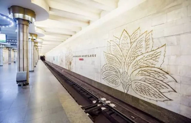 Bakı metrosunda sovet ad və simvolları niyə dəyişdirilmir? - ARAŞDIRMA