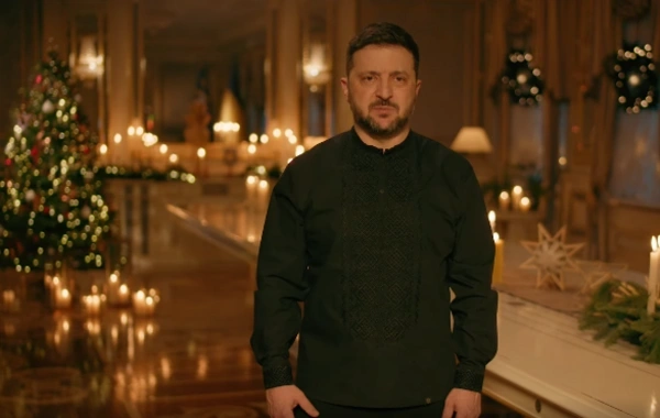 Zelenski: "Rusiya milad gecəsində yüzlərlə dron və raketlə kütləvi hücumlar edir"