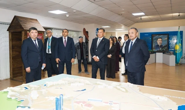 Azərbaycan və Qazaxıstan həmkarlar ittifaqları arasında əməkdaşlıq üzrə "Yol xəritəsi" imzalanıb