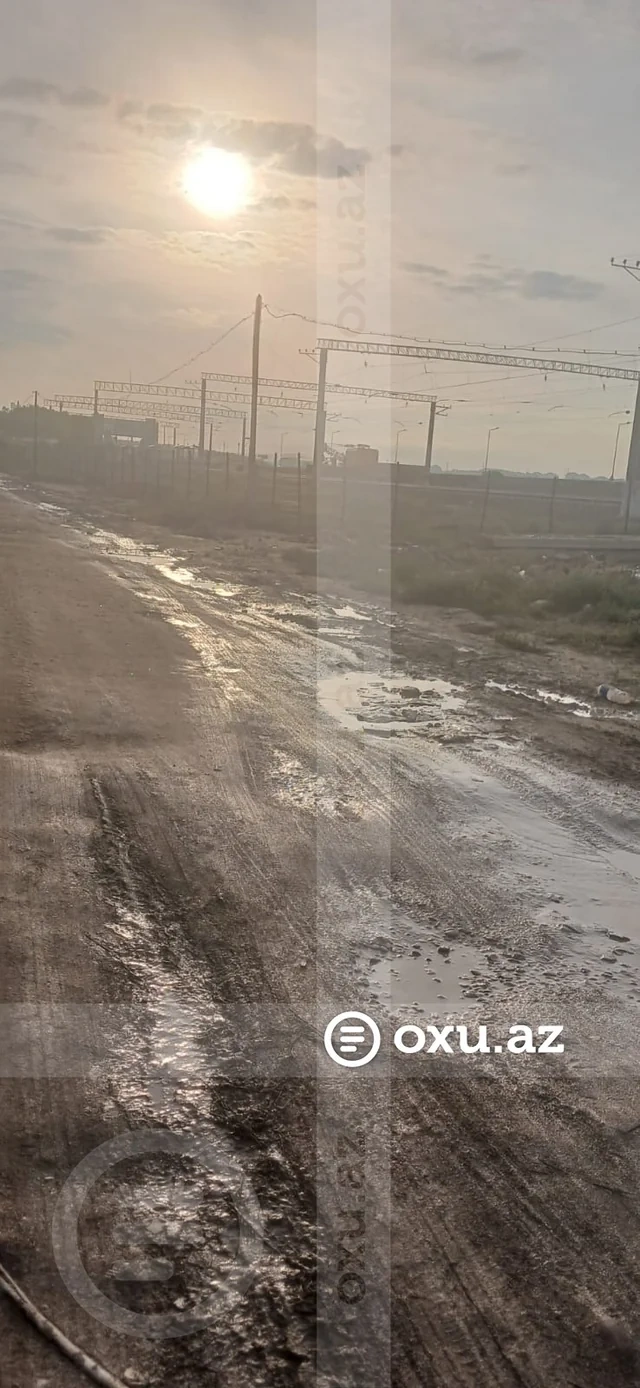 Pirşağıda yağışdan sonra keçilməz yollar: Sakinlər illərdir əziyyət çəkirlər - Foto