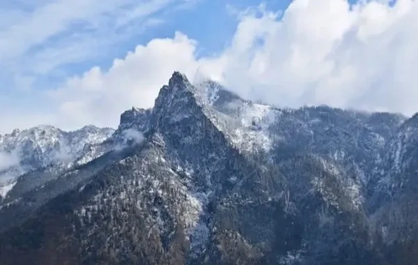 Qırğızıstanda bir dağ zirvəsi bundan sonra təşkilat adı daşıyacaq