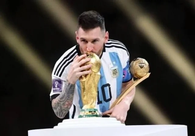 İki ulduzun fərqli taleyi: Messi milliyə vida etdi, Ronaldunun 7 nömrəli forması isə əlindən alındı - Foto