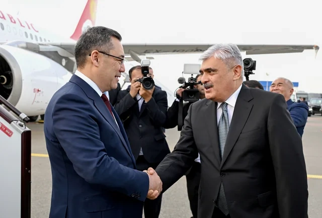 Sadır Japarov Azərbaycana səfərə gəlib