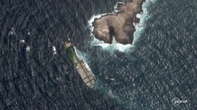 Milyon barel neft daşıyan tanker batır: Oman sahillərində kritik vəziyyət - FOTO