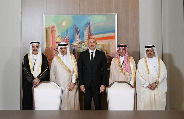 İlham Əliyev Ərəb Koordinasiya Qrupuna daxil olan üzv qurumların rəhbər şəxslərini qəbul edib - FOTO