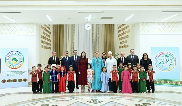 Leyla Əliyeva Arkadağ şəhərində Uşaq Sağlamlığı və Reabilitasiya Mərkəzinin fəaliyyəti ilə tanış olub - Foto