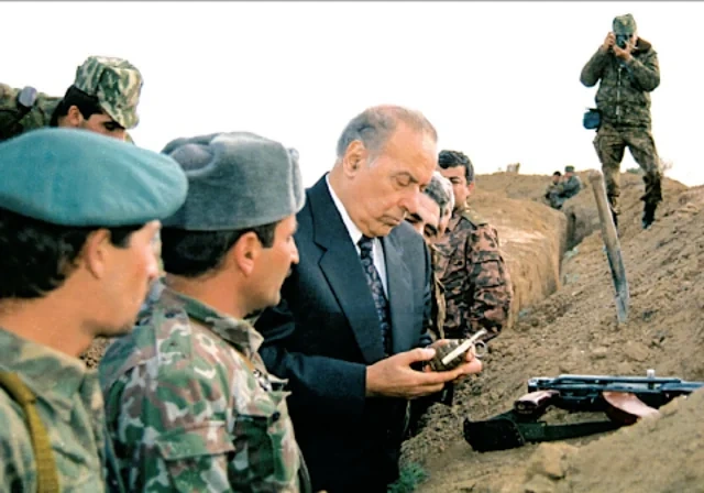 Xalqı Zəfərə aparan lider